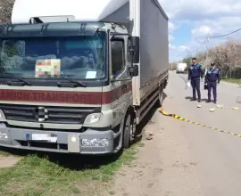 Foto  Accident mortal în Corabia. O biciclistă a fost acroşată de o autoutilitară
