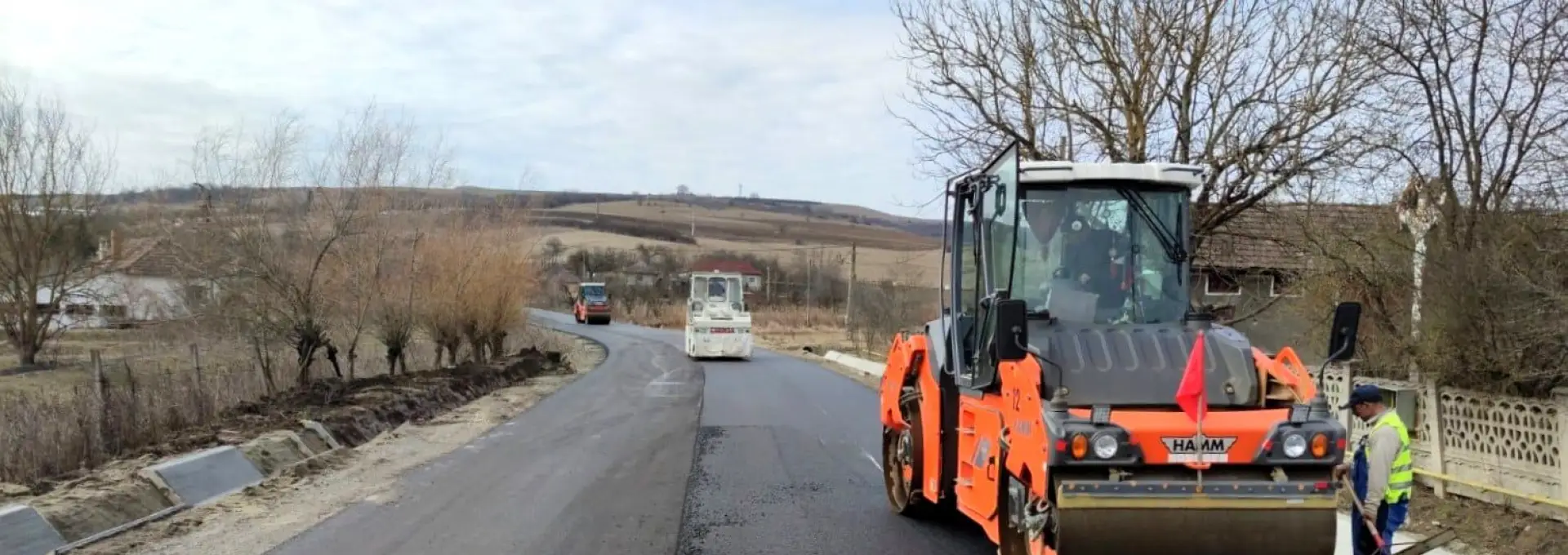 Foto Proiecte de peste 17 milioane lei, pentru modernizarea infrastructurii rutiere, în două comune din Olt, prin Anghel Saligny