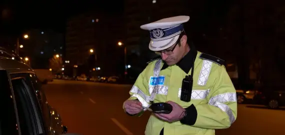 Foto Tânăr, din Olt, la volan sub influenţa substanţelor psihoactive