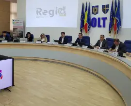 Foto Întâlnire de lucru cu autoritățile locale din județ, organizată de ADR Sud-Vest Oltenia, în sala de şedinte a CJ Olt (FOTO)