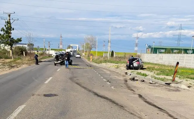 Foto Accident cu două maşini implicate, pe strada Piteşti, din Slatina