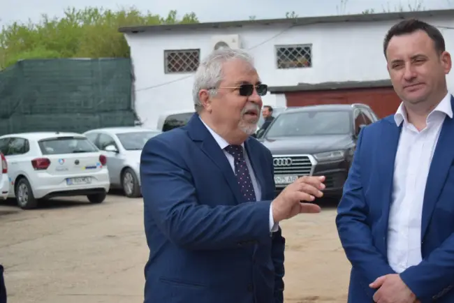 Foto FOTO. 50 ani de la primul vagon fabricat la Caracal, marcaţi în prezenţa lui Sorin Grindeanu, Paul Stănescu şi reprezentanţi ai autorităţilor locale şi judeţene