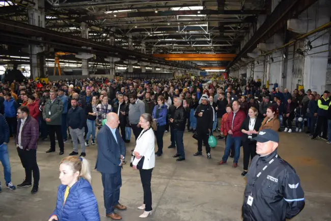 Foto FOTO. 50 ani de la primul vagon fabricat la Caracal, marcaţi în prezenţa lui Sorin Grindeanu, Paul Stănescu şi reprezentanţi ai autorităţilor locale şi judeţene