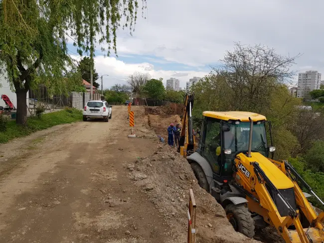 Foto FOTO. A început asfaltarea străzii Oituz din Slatina, zona de balast