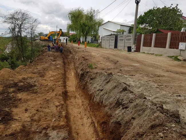 Foto FOTO. A început asfaltarea străzii Oituz din Slatina, zona de balast