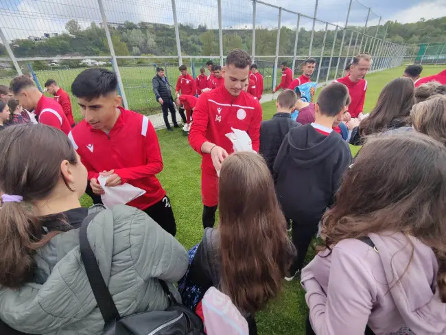 Foto FOTO. Elevi ai Liceului cu Program Sportiv, întâlnire cu jucătorii echipei CSM Slatina