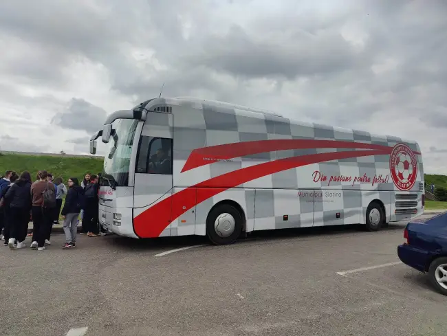 Foto FOTO. Elevi ai Liceului cu Program Sportiv, întâlnire cu jucătorii echipei CSM Slatina