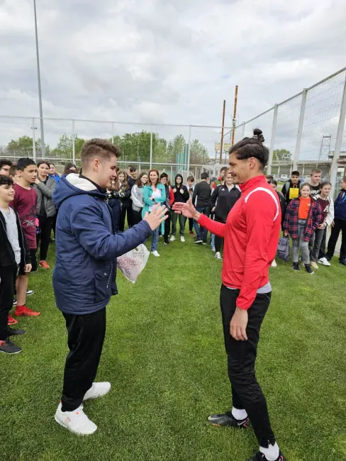 Foto FOTO. Elevi ai Liceului cu Program Sportiv, întâlnire cu jucătorii echipei CSM Slatina