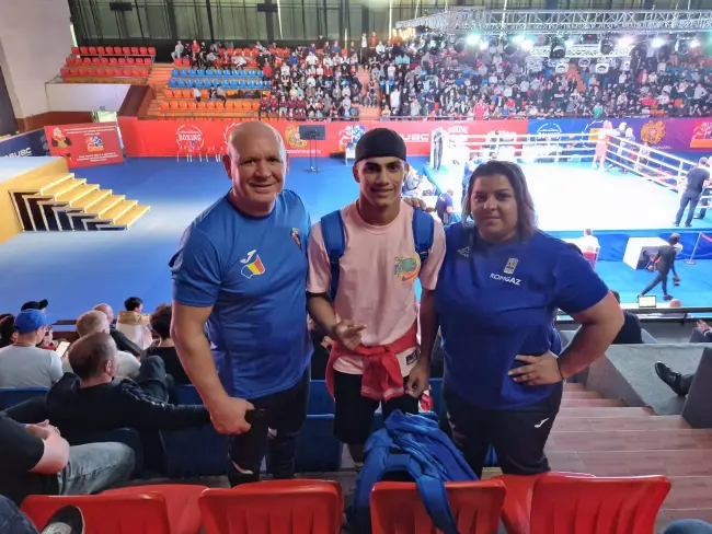 Foto FOTO. Pugilista Centrului Olimpic de Pregătire a Junioarelor, de la Slatina, Mihaela Bădescu, campioană europeană. Argint şi pentru Arun Tudoroiu