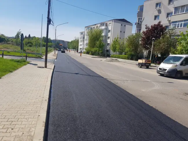 Foto Strada Tunari din Slatina a fost închisă pentru așternerea celui de al doilea strat de asfalt