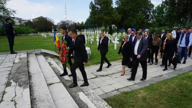 Foto FOTO. Eroii neamului, comemoraţi la Slatina