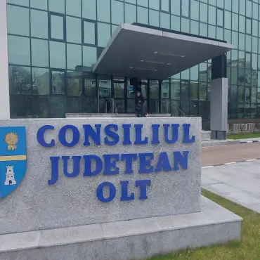 Foto CJ Olt, bani din Fondul de rezervă pentru Slatina, Balş şi Găvăneşti