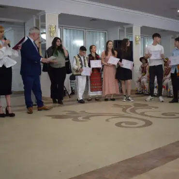 Foto FOTO. Copiii talentaţi din Olt, premiaţi de strănepotul lui Duiliu Zamfirescu, CJ Olt şi Alro Slatina