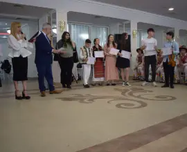 Foto FOTO. Copiii talentaţi din Olt, premiaţi de strănepotul lui Duiliu Zamfirescu, CJ Olt şi Alro Slatina