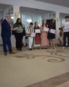 Foto FOTO. Copiii talentaţi din Olt, premiaţi de strănepotul lui Duiliu Zamfirescu, CJ Olt şi Alro Slatina
