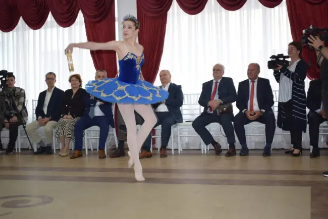 Foto FOTO. Copiii talentaţi din Olt, premiaţi de strănepotul lui Duiliu Zamfirescu, CJ Olt şi Alro Slatina