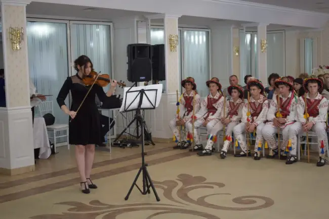 Foto FOTO. Copiii talentaţi din Olt, premiaţi de strănepotul lui Duiliu Zamfirescu, CJ Olt şi Alro Slatina