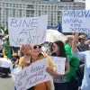 Imagine VIDEO. Profesorii din Olt au ajuns la mitingul de la Guvern. Peste 300 de dascăli olteni au ieşit în stradă