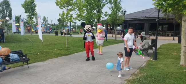 Foto FOTO. Mii de copii, în Parcul Tineretului din Slatina, s-au bucurat de surprizele pregătite de ziua lor