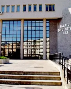 Foto Condamnare la închisoare pentru un bărbat din Tia Mare, care şi-a bătut tatăl imobilizat la pat şi l-a tăiat în zona gâtului