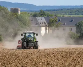 Foto Peste 25.000 de cereri pentru plata pe suprafaţă au fost depuse la APIA Olt