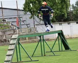Foto VIDEO&FOTO. Pompierii olteni, concurs pe „Metalurgistul”. Probe spectaculoase pentru demonstrarea abilităţilor