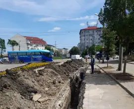 Foto  FOTO | Cum arată lucrările CAO de pe strada Ecaterina Teorodoiu. Traficul rutier se desfăşoară pe o singură bandă