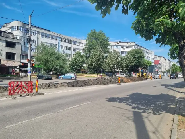 Foto  FOTO | Cum arată lucrările CAO de pe strada Ecaterina Teorodoiu. Traficul rutier se desfăşoară pe o singură bandă