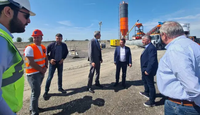 Foto Stadiul lucrărilor de pe DN 6, în judeţul Olt, este de 35% (FOTO)