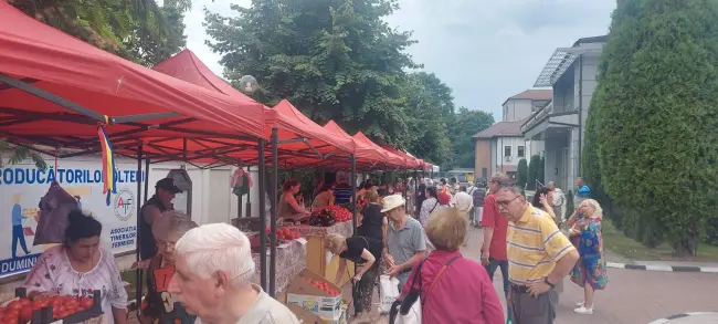 Foto Ministrul Agriculturii prezent la redeschiderea Pieţei Volante din Slatina (FOTO)