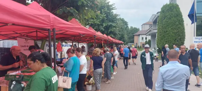 Foto Ministrul Agriculturii prezent la redeschiderea Pieţei Volante din Slatina (FOTO)