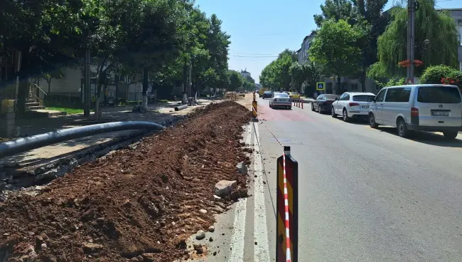 Foto Cum se circulă pe strada Ecaterina Teodoroiu din Slatina. CAO reabilitează reţeaua de distribuţie apă (FOTO)