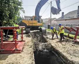 Foto Primar: Peste jumătate din lucrările de la reţeaua de apă şi canal din Caracal sunt finalizate
