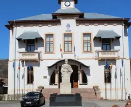 Foto Elevii cu media 10 la Evaluarea Naţională şi Bacalaureat, premiaţi de Primăria Slatina