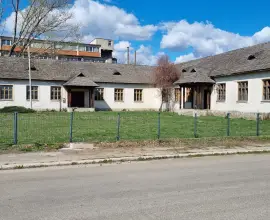 Foto DOCUMENT. Prefectura a respins planul Primăriei Scorniceşti de a transforma în azil şcoala în care a învăţat Nicoale Ceauşescu