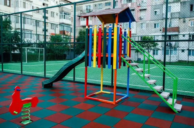Foto FOTO. Cătălin Rotea redeschide un loc de joacă din Balş: Aștept solicitări și sugestii pentru a identifica noi zone în care este nevoie de noi locuri de joacă