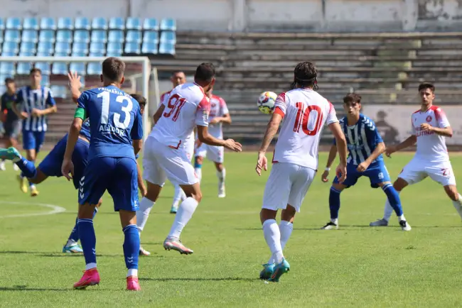 Foto CSM Slatina pierde duelul cu Unirea Dej. Ocazii mari ratate de slătineni, în prima înfrângere din acest sezon