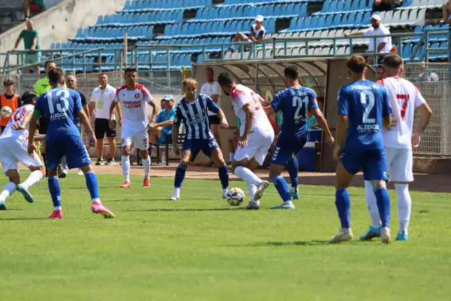 Foto CSM Slatina pierde duelul cu Unirea Dej. Ocazii mari ratate de slătineni, în prima înfrângere din acest sezon