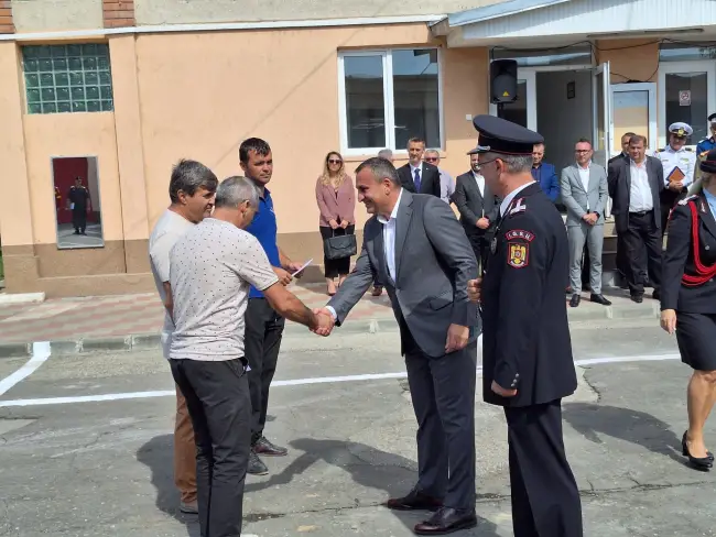 Foto FOTO. Ziua Pompierilor, marcată la Slatina cu porţi deschise şi înaintări în grad