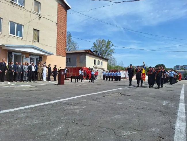 Foto FOTO. Ziua Pompierilor, marcată la Slatina cu porţi deschise şi înaintări în grad