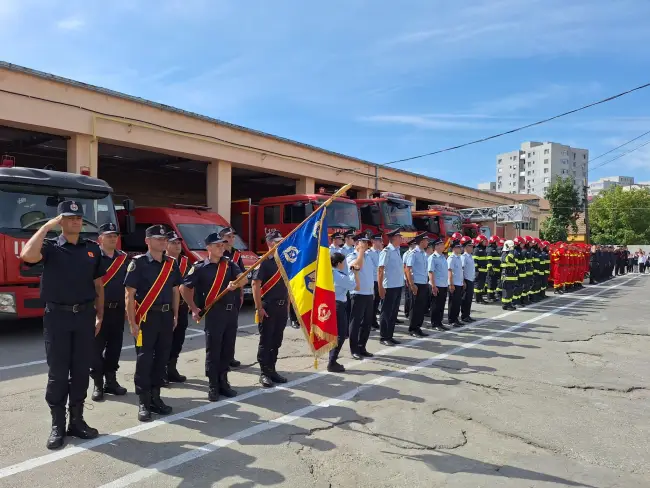 Foto FOTO. Ziua Pompierilor, marcată la Slatina cu porţi deschise şi înaintări în grad