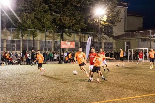 Foto Spectacol fotbalistic în încheierea celei de a V-a ediţii a Ligii TSD Slatina. „Provincialii”, echipa câştigătoare a turneului organizat de tinerii sociali democraţi