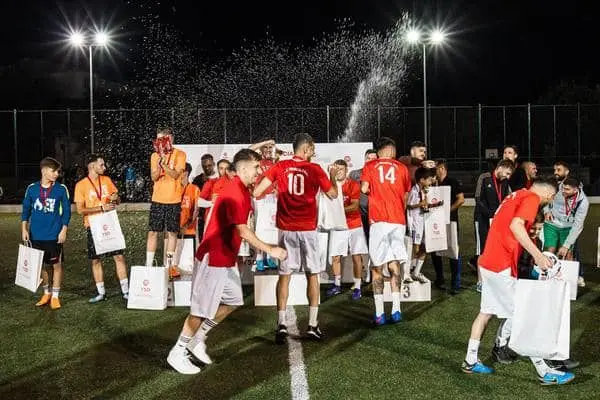 Foto Spectacol fotbalistic în încheierea celei de a V-a ediţii a Ligii TSD Slatina. „Provincialii”, echipa câştigătoare a turneului organizat de tinerii sociali democraţi