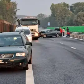 Foto Trafic deviat pe DN 65, în urma unui accident pe Drumul Expres. O persoană este rănită