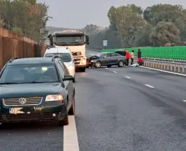 Foto Trafic deviat pe DN 65, în urma unui accident pe Drumul Expres. O persoană este rănită