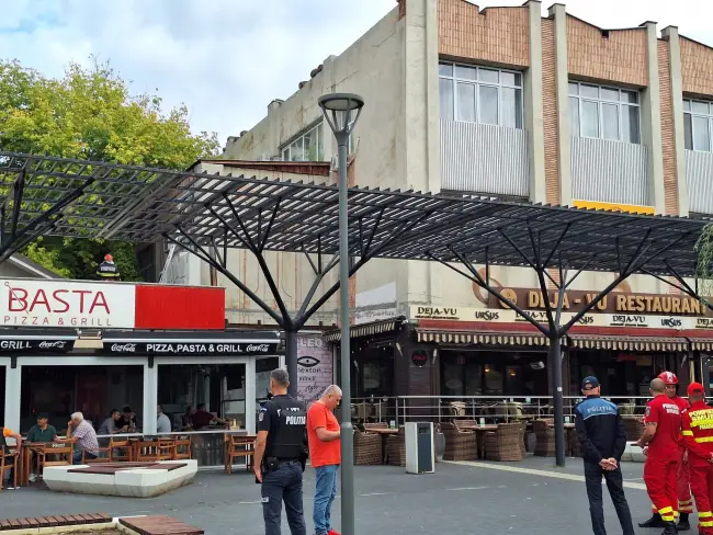 Foto Intervenţie în centrul Slatinei. Coşul de fum al unui restaurant afectat de un incendiu (FOTO)   