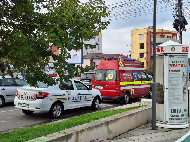 Foto Intervenţie în centrul Slatinei. Coşul de fum al unui restaurant afectat de un incendiu (FOTO)   