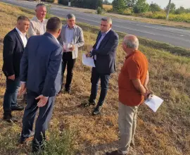 Foto Ministrul Barbu, anunţ pentru agriculturori: Centrele de Colectare legume-fructe intră în linie dreaptă