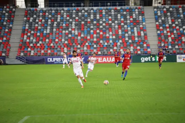 Foto CSM Slatina, remiză cu CSA Steaua Bucureşti, după un gol încasat în final de joc. „Ne-am retras şi le-am permis adversarilor să vină peste noi”