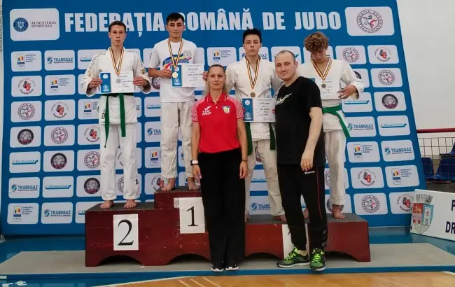 Foto Medalie de bronz pentru sportivul de la CSS Slatina, Alberto Luca, la Campionatul Naţional de Judo